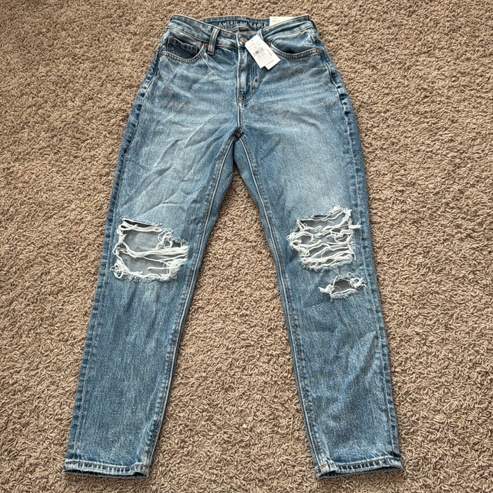 AE Strigid Ripped Mom Jean Size, 0